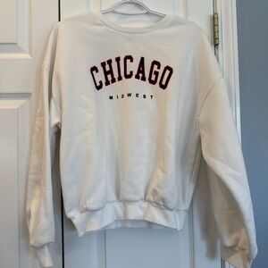SHEIN White 'Chicago' Pullover Sweatshirt with Red Trim